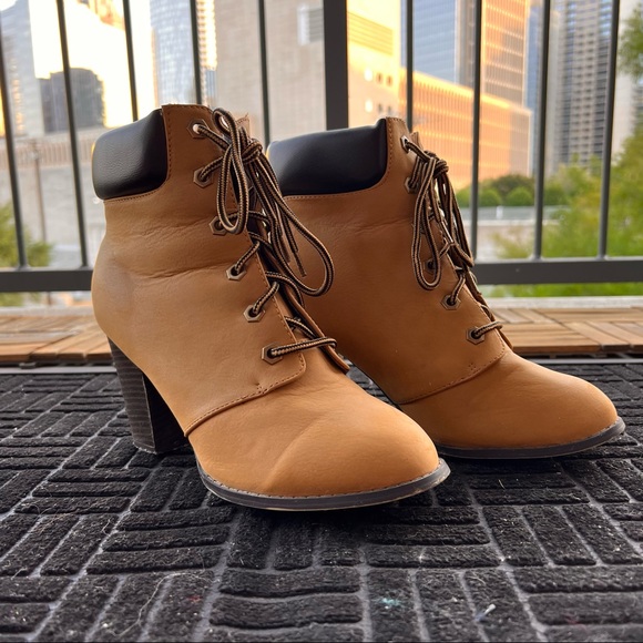 Shoes - Construction inspired boots to rock and roll! Size 9